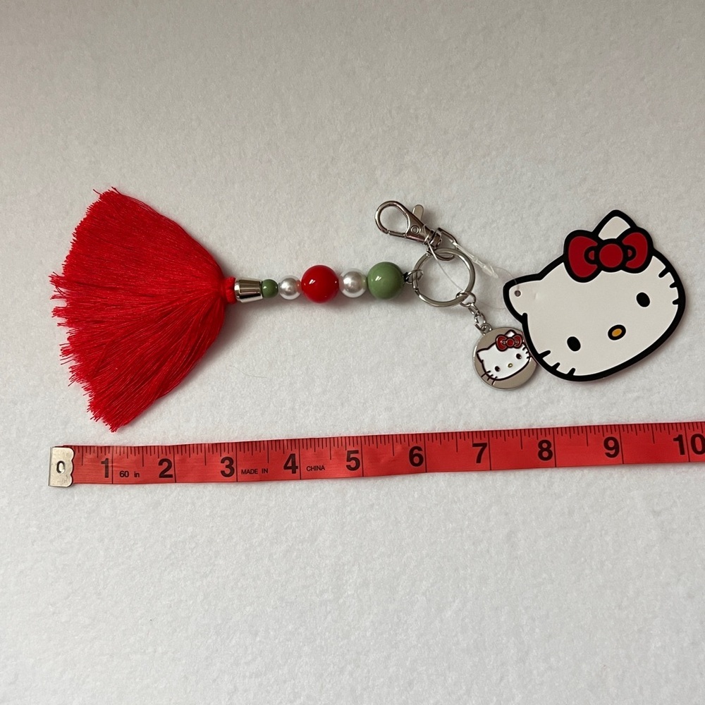 Sanrio Hello Kitty Key Ring Keychain Fob Cat Kitty Head Fringe Enamel - Picture 2 of 4